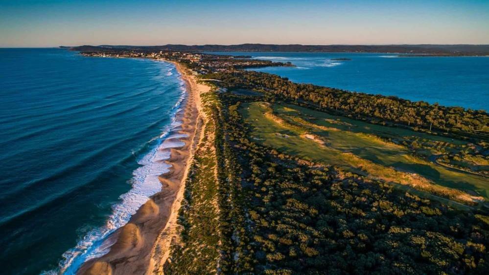 فيلا Magentaفي Coastal Luxe Retreat المظهر الخارجي الصورة